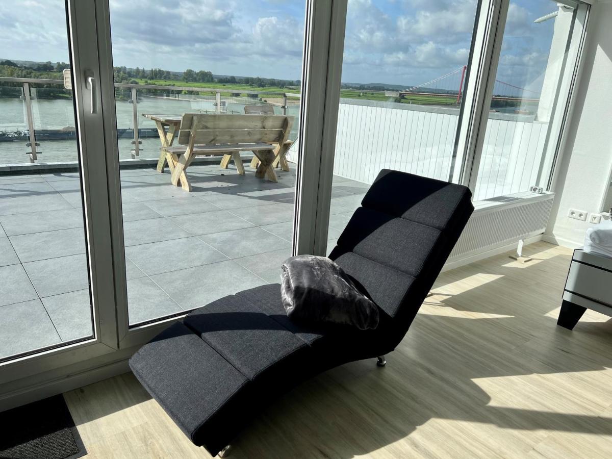 Panorama - Exklusives Apartment An Der Promenade Mit Dachterrasse & Rheinblick เอมเมอริช ภายนอก รูปภาพ